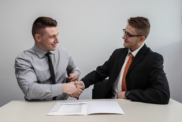 Benefits of a Commercial Finance Specialist